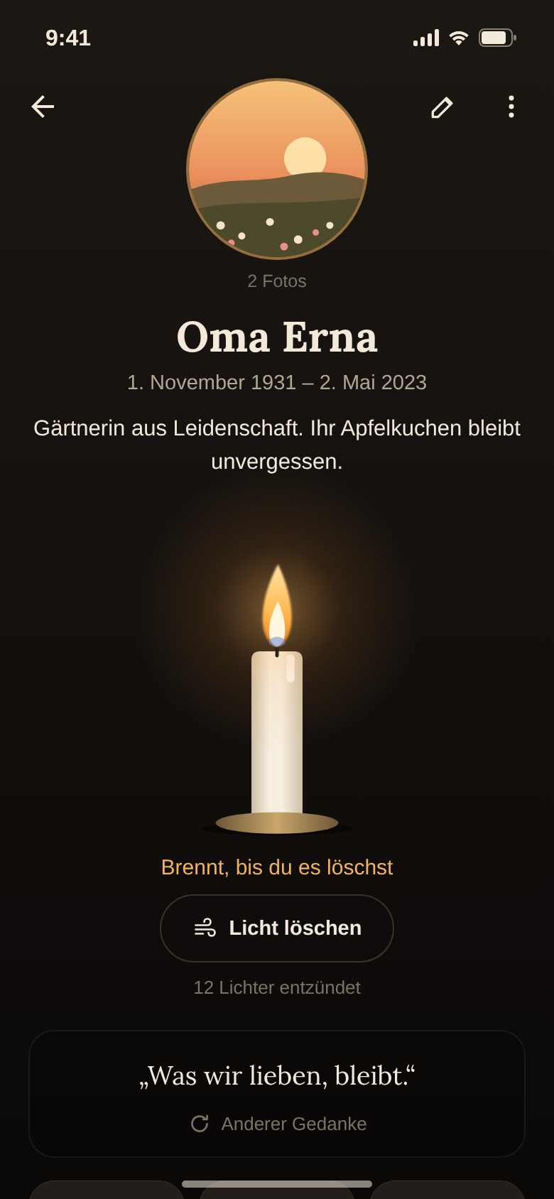 Gedenkseite mit Foto, Lebensdaten, brennender Kerze und einem Gedanken
